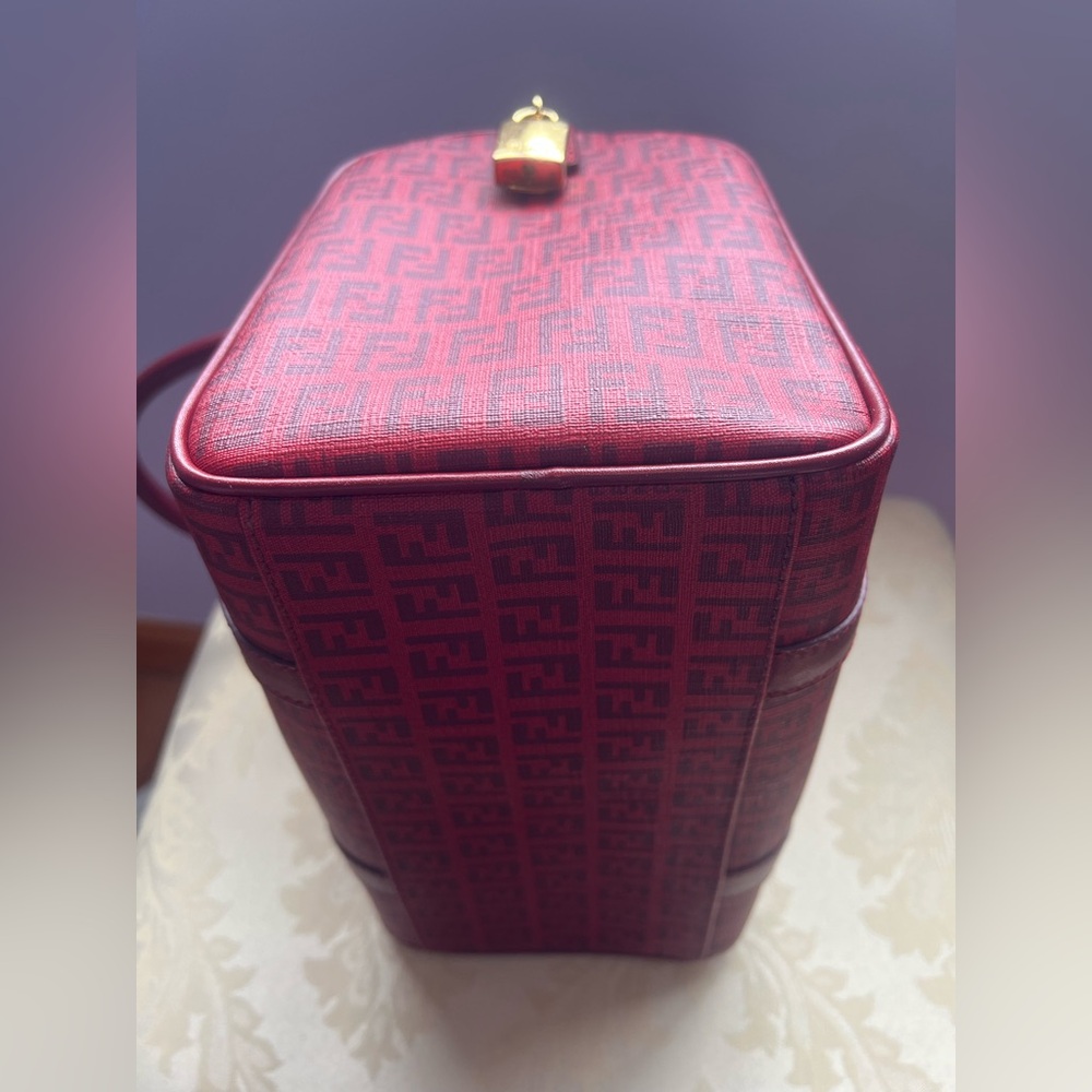 Fendi Red Handbag with Gold Hardware & dust bag - Picture 6 of 15